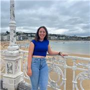 Graduada en química imparte clases de ciencias